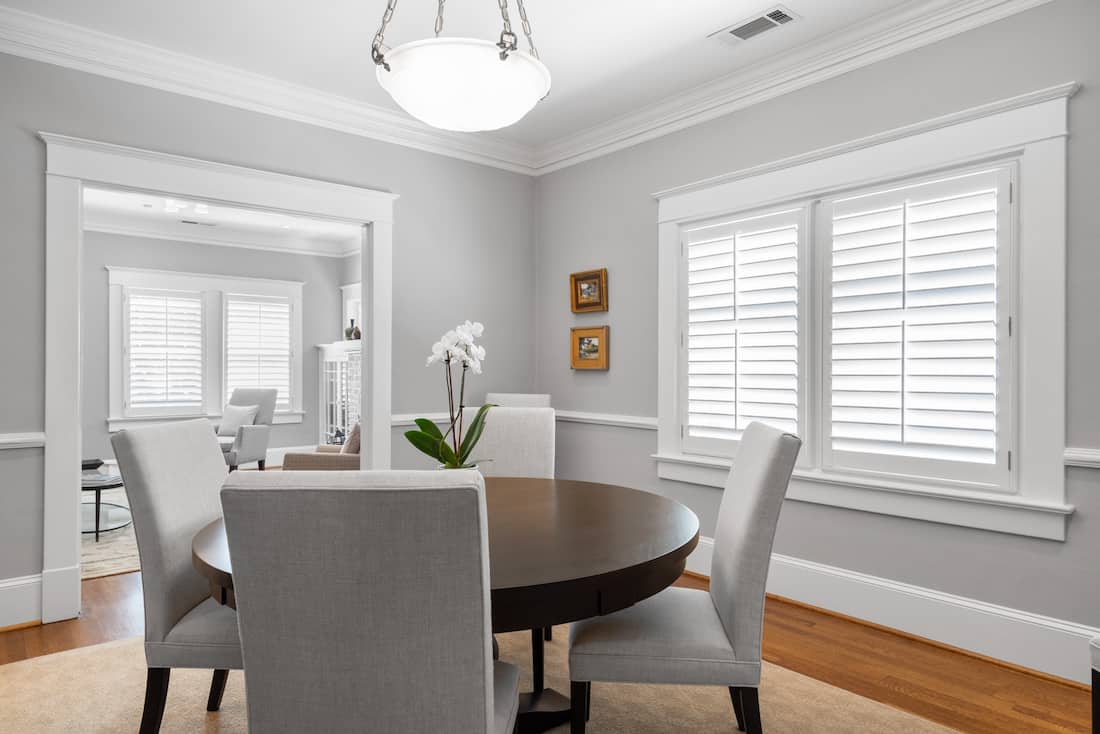 Bright and spacious dining area